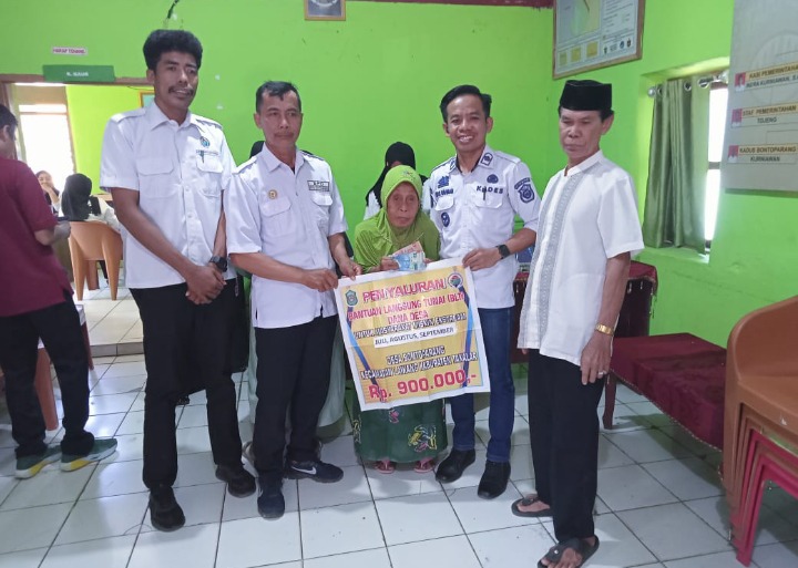 Dok.Kades Bontoparang Salurkan BLT Dana Desa